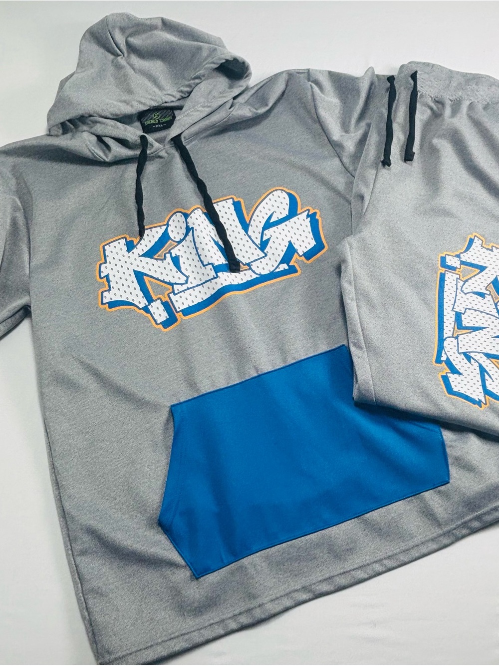 Grey Hoodie Set with Blue Pocket and Graphic Logo M422
